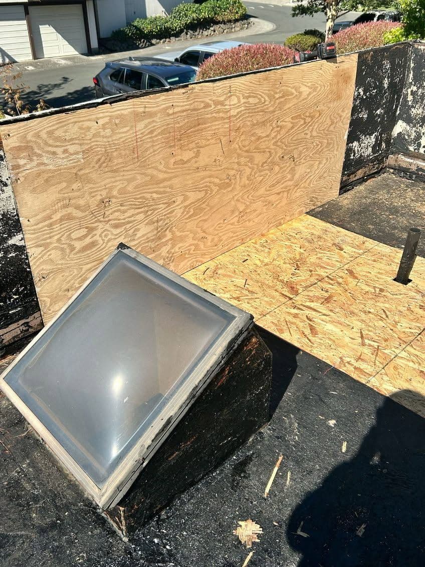 Gallery photos for Transforming Vacaville Roofs with Expert TPO Installation: Image #2